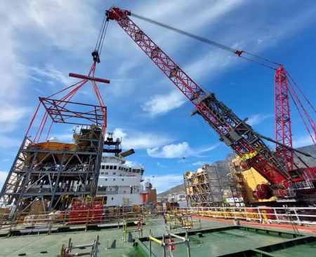 Mammoet’s FOCUS30 used to outfit the world’s largest diamond recovery vessel