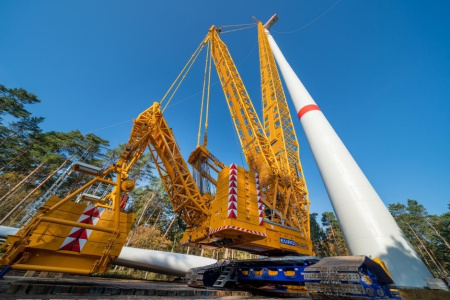 Eurogrúas 2000 takes on more wind power projects with Liebherr LR 1700-1.0