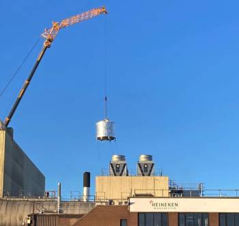 Ainscough 650t crane fits Heineken wort kettles