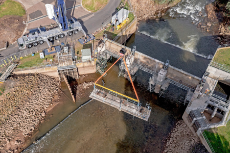 Liebherr mobile crane is just the job for Aussie dam dismantling